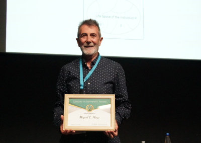 Miguel Moya Morales galardonado con el Lifetime Achievment Award de la European Association of Social Psychology